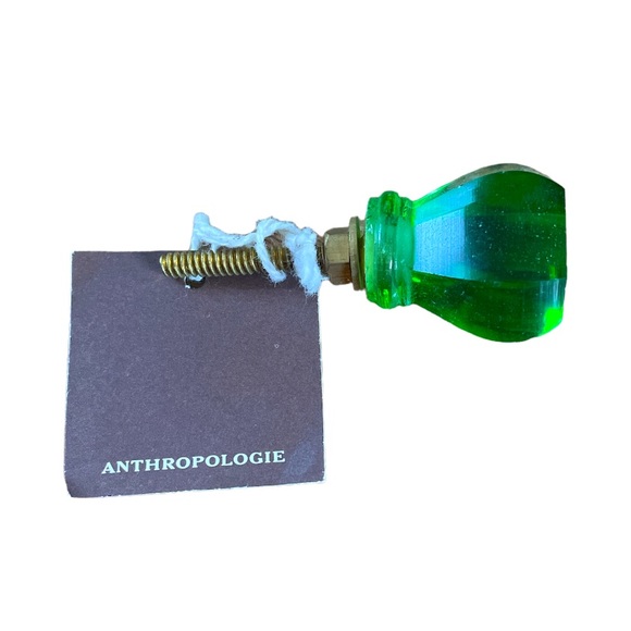 ANTHROPOLOGIE➕NEW Set Of 8: Green Glass Knobs - Picture 3 of 3